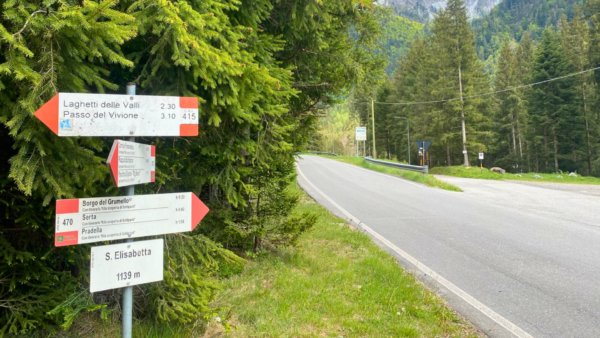 Starting point of the Baita Grom hike